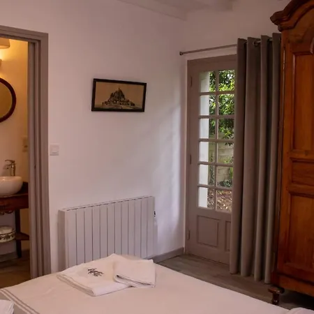 Une Suite Au Jardin Hyenville Exterior photo